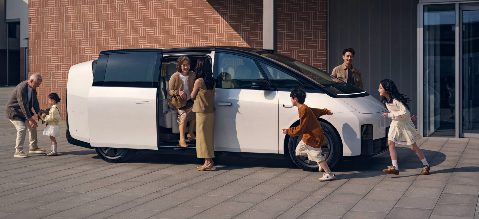 理想汽车发放2025年终奖 销售中台全员无奖 2025年业绩大幅下滑